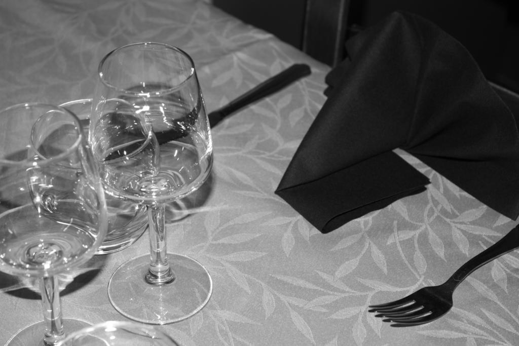 Logis Hotel Restaurant Le Flamant Rose Camargue Albaron Exterior photo