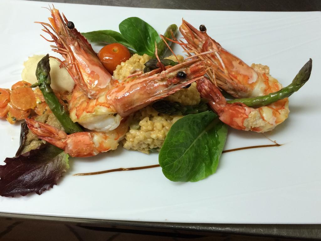 Logis Hotel Restaurant Le Flamant Rose Camargue Albaron Exterior photo