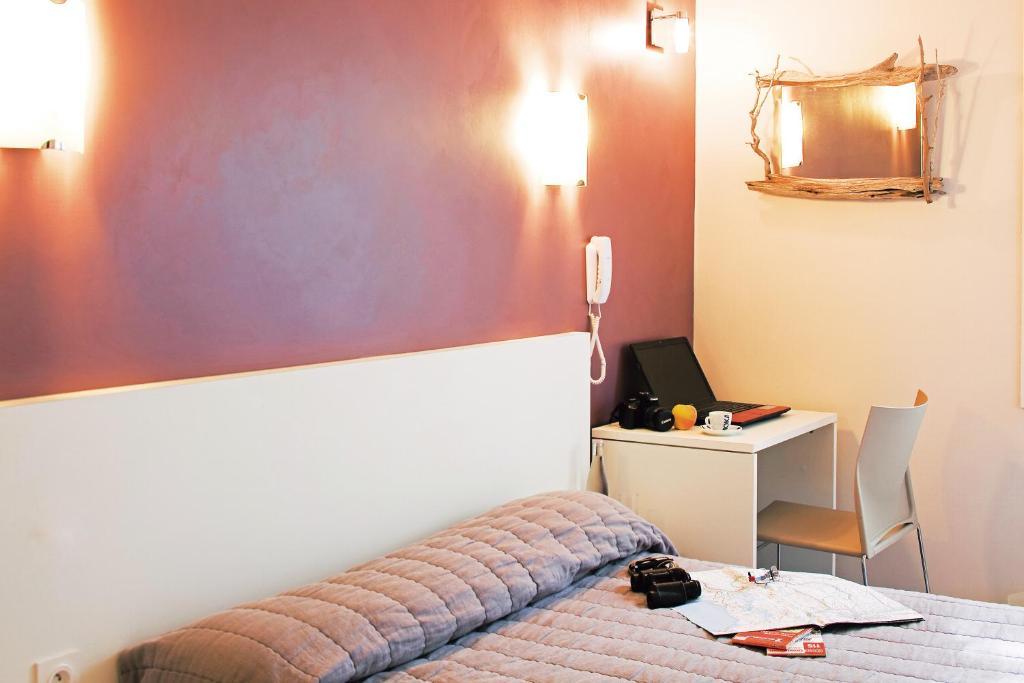 Logis Hotel Restaurant Le Flamant Rose Camargue Albaron Room photo