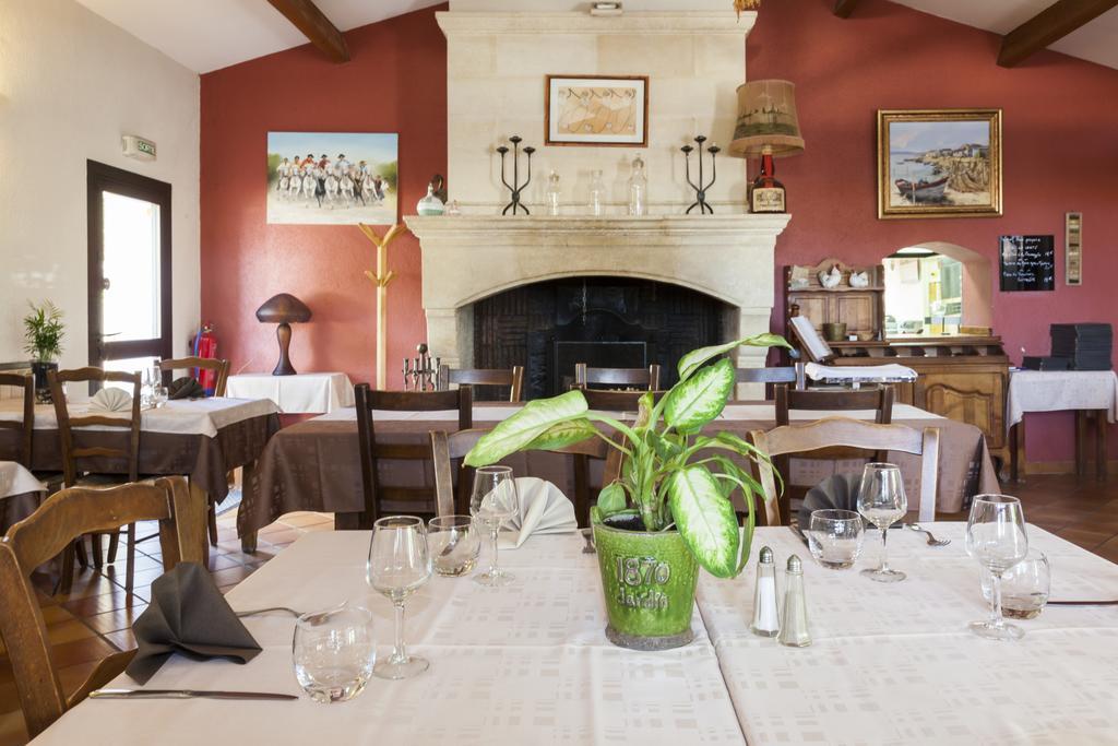 Logis Hotel Restaurant Le Flamant Rose Camargue Albaron Exterior photo