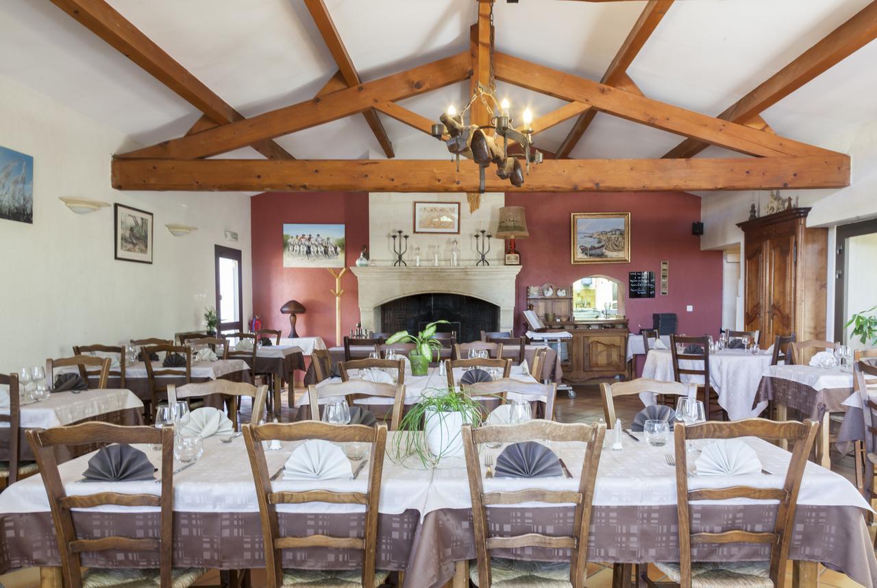 Logis Hotel Restaurant Le Flamant Rose Camargue Albaron Exterior photo